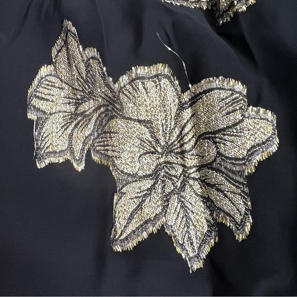 TOMMY BAHAMA Shimmering Shores Metallic Jacquard Peasant Top Large - Picture 9 of 9